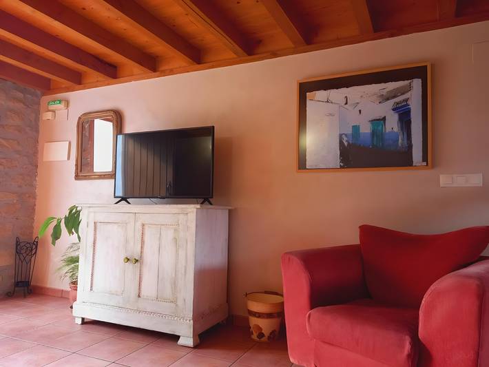 Ganze Wohnung, 'Apartamento P' mit Gemeinschaftspool und Garten, Wlan und Klimaanlage in Alsasua, Cordillera Cantábrica