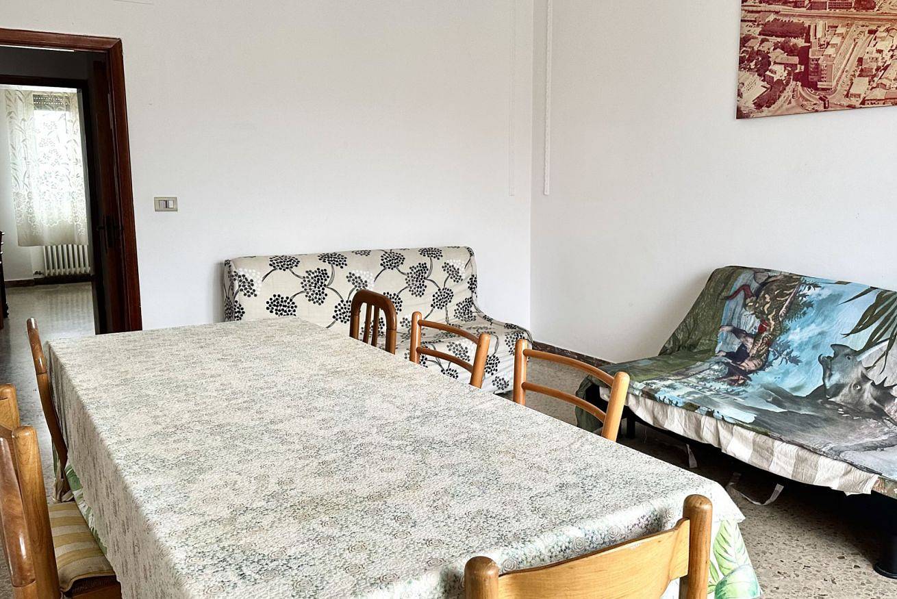 Entire apartment, Se091 - Senigallia, three-room apartment with balcony near the sea in Senigallia, Senigallia (Municipality)