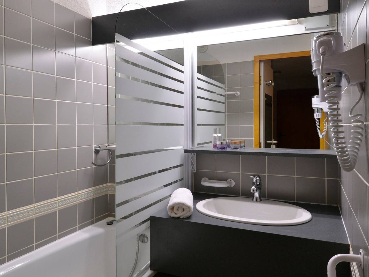 Entire apartment, Renovated comfy apartment 5 ppl at slopes with Wifi and pets allowed in Belle Plagne, La Plagne-Tarentaise