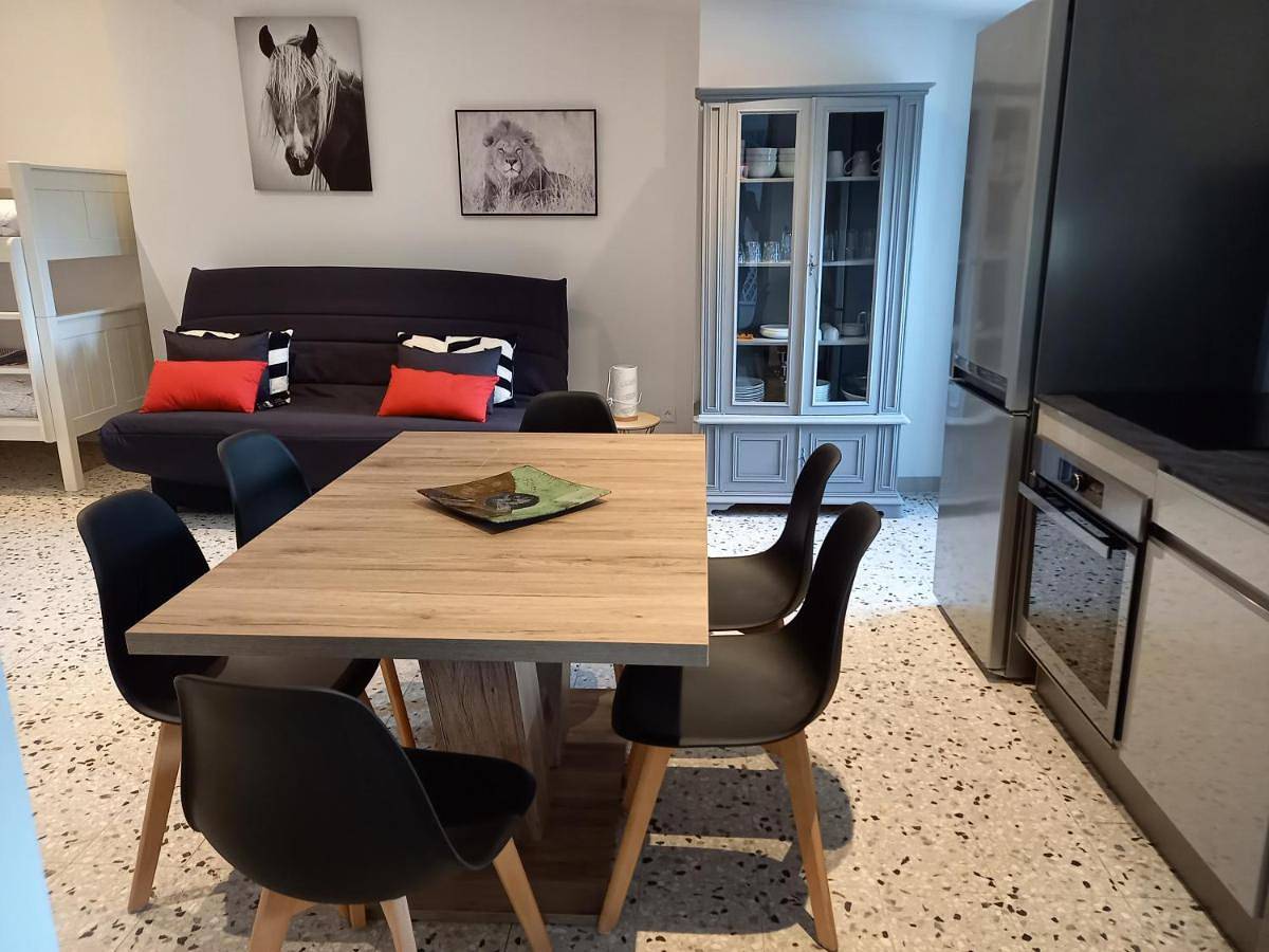 Appartement entier, Three-Bedroom Apartment in Sauve, Région du Vigan