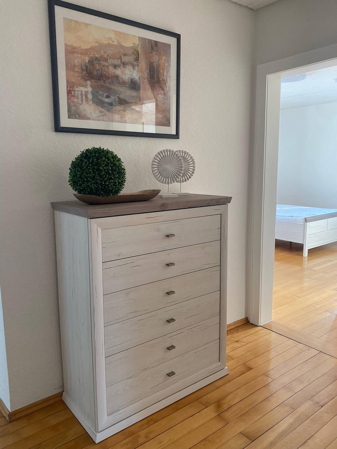 Ganze Ferienwohnung, See:Raum - Ferienwohnung, 4 Schlafzimmer, Wohn-Essküche, max. 8 Personen in Friedrichshafen, Region Bodensee-Oberschwaben