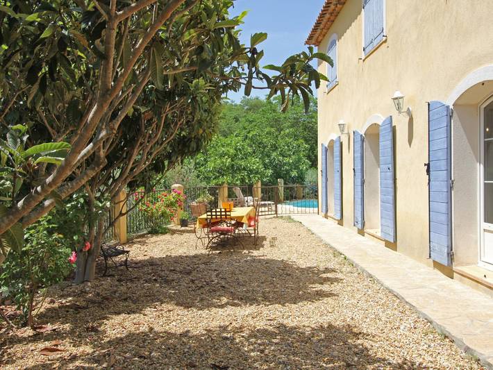 Location de vacances pour 6 personnes, avec terrasse à Cotignac - 2