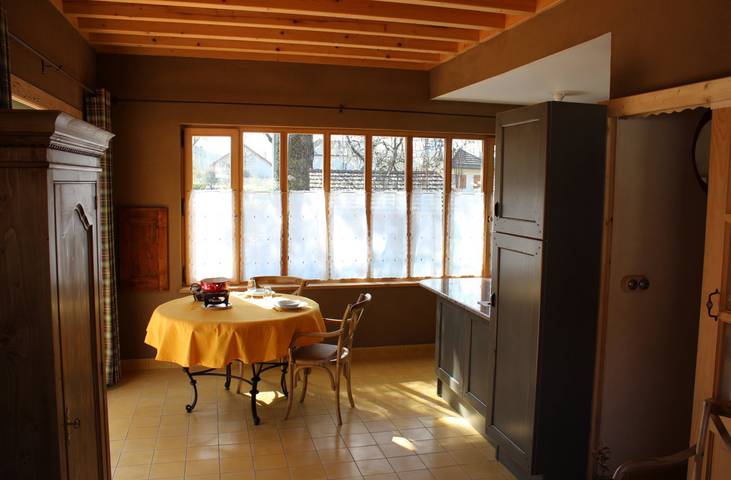 Gîte pour 2 personnes, avec jardin ainsi que piscine et terrasse, animaux acceptés en Savoie - 4