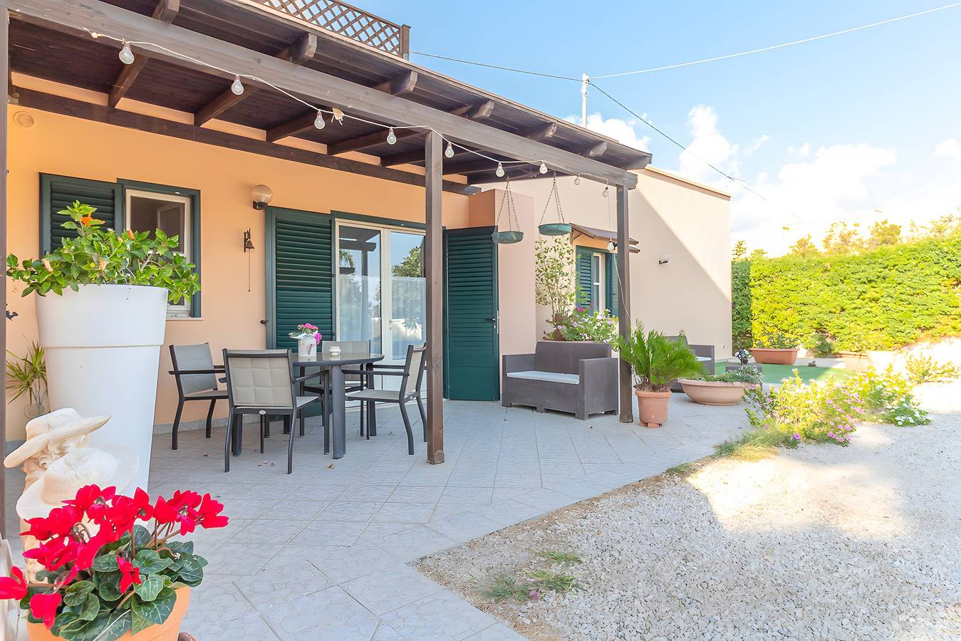 Casa Vacanze 'Ground Floor' Garden Apartment Gallipoli' con Terrazza Privata, Giardino e Wi-Fi in Gallipoli, Golfo di Taranto