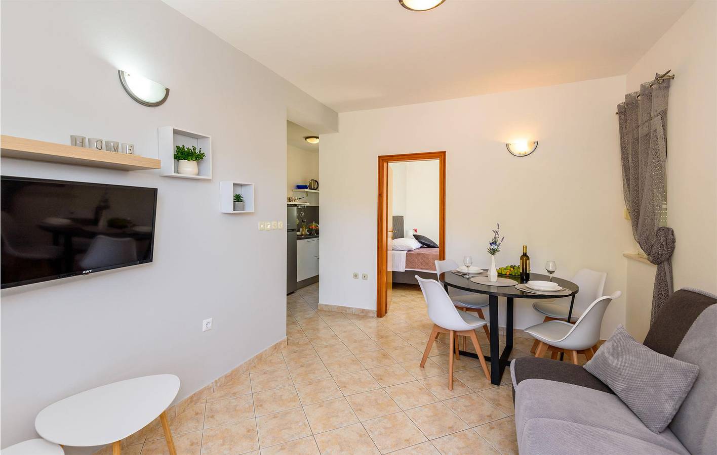 Ganze Ferienwohnung, Reizendes Apartment mit Meerblick, Pool, Terrasse und Küche – 1 km vom Strand entfernt in Klek, Dubrovnik-Neretva
