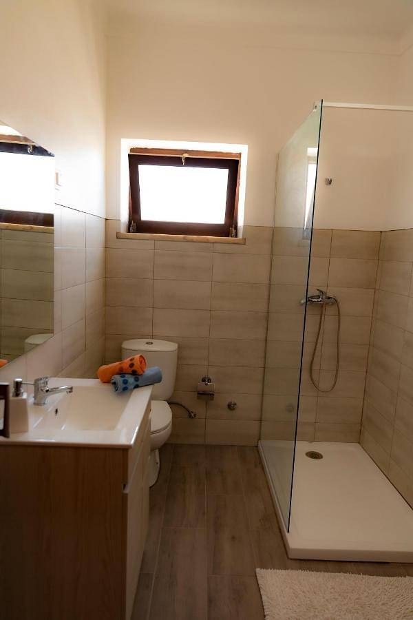 Standard Twin Room with Shared Bathroom in Porto Covo, Costa Alentejana