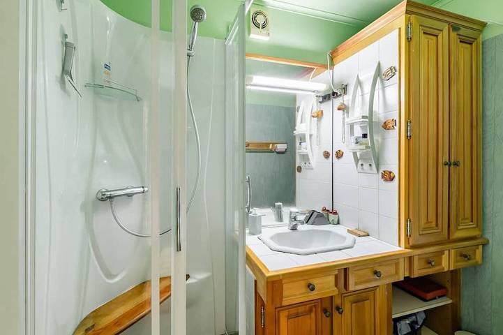 Gîte pour 6 personnes, avec piscine ainsi que terrasse et jardin à Aubagne - 3