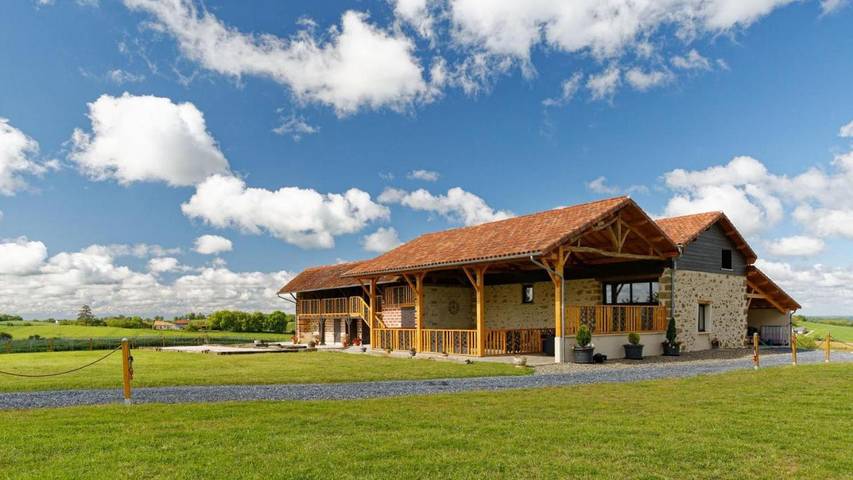 Location de vacances pour 9 personnes, avec jardin et piscine, animaux acceptés à Peyrusse-Grande - 2
