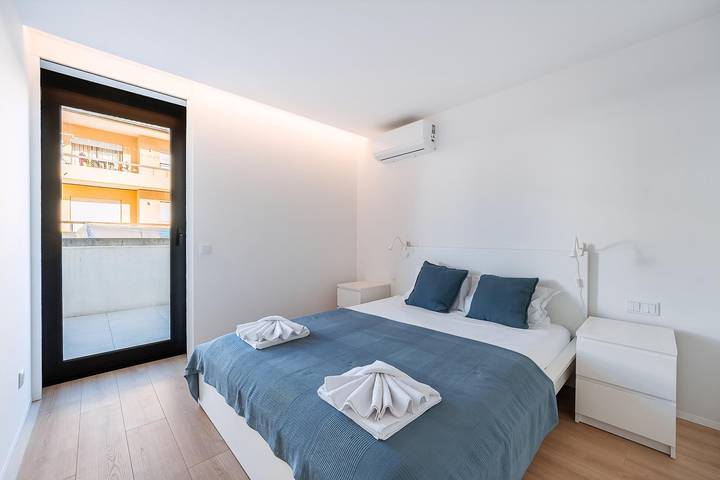 Gîte pour 5 personnes, avec Terrasse ainsi que Jardin et Piscine à Apúlia - 4