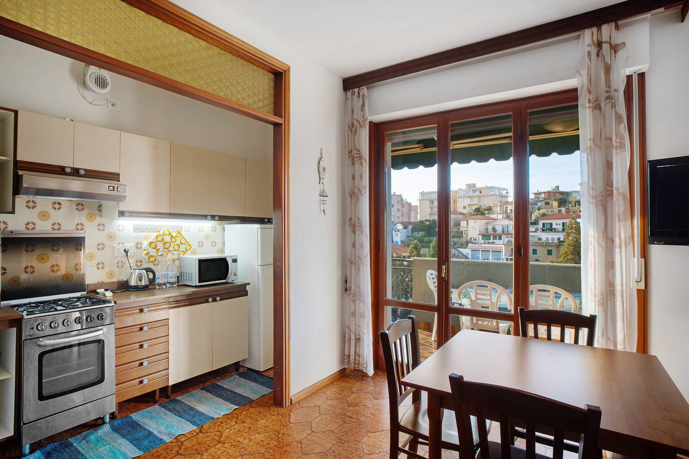 Entire apartment, Apartment 'Carla' with Sea View and Balcony in San Remo, Sanremo Municipality
