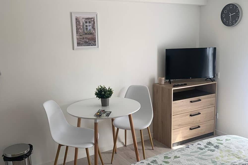 Entire apartment, The Cherry Tree, near Paris Roissy Cdg Airport, Disneyland, Asterix, Exposition in Villepinte, Seine-Saint-Denis