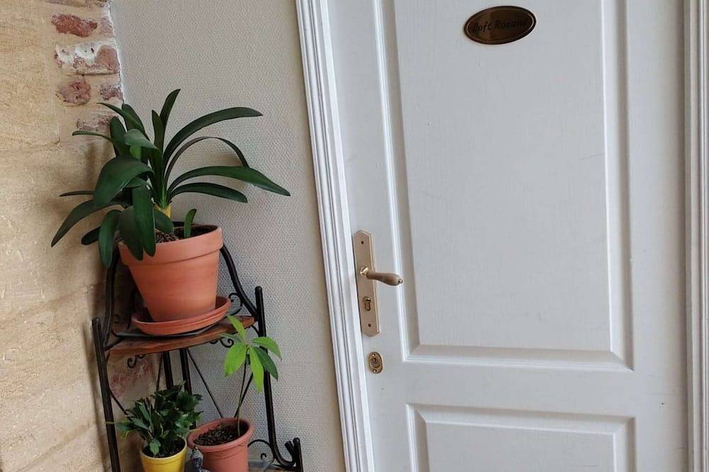 Entire apartment, Charming studio \"Le Colombier\" - Habitation Saint-Clar Historic Center - Wifi / Netflix in Bergerac, Périgord Pourpre