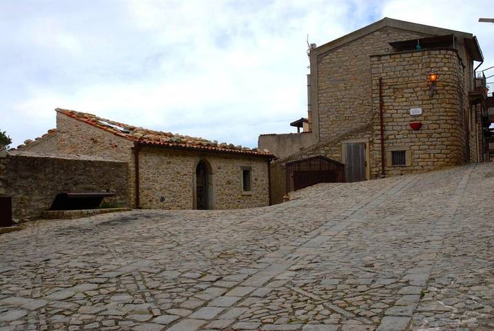 Location de vacances pour 4 personnes, avec terrasse, animaux acceptés à Montalbano Elicona - 3