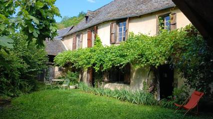 Gîte pour 5 personnes, avec jardin à Balaguères