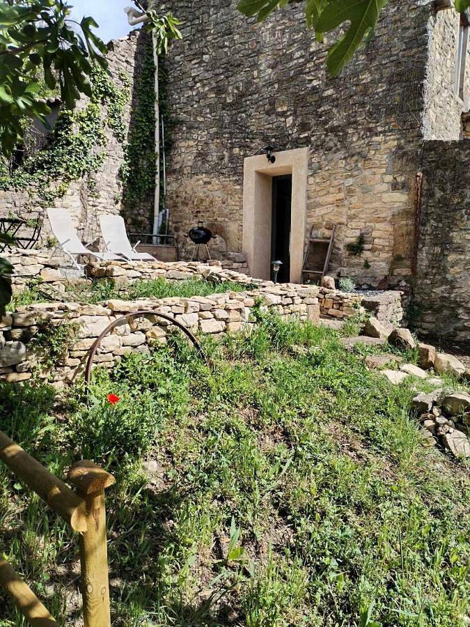 Gîte pour 2 personnes, avec Balcon ainsi que Terrasse et Jardin à Lagarde-Paréol - 4