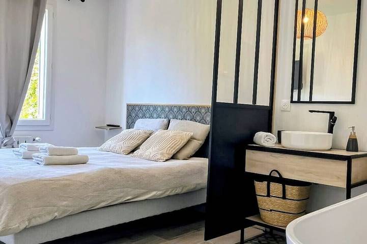 Villa spa rochelaise : Détente avec Jacuzzi et Brasero in La Rochelle, Région de La Rochelle