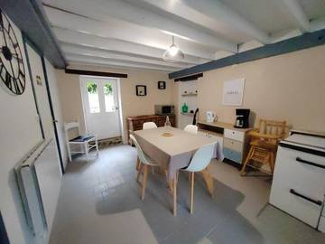 Gîte pour 5 personnes, avec terrasse, adapté aux familles dans Couville