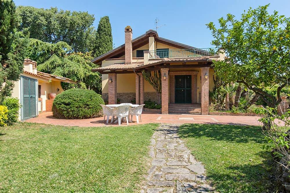 Amazing home in Paestum with Wifi in Licinella - Torre di Paestum, Capaccio