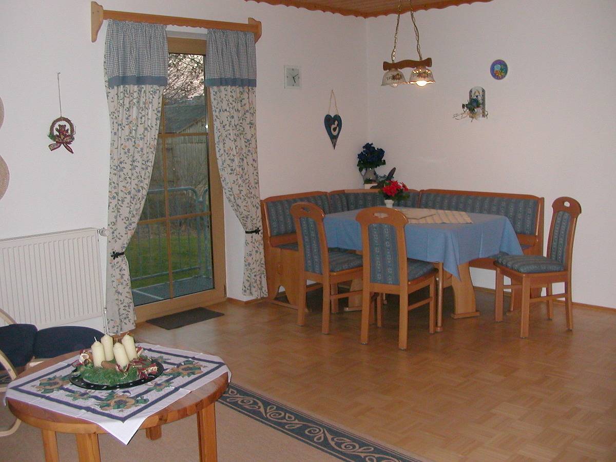 Gästehaus Fichtelgebirgsblick - Ferienwohnung Huhn in Stammbach, Landkreis Hof