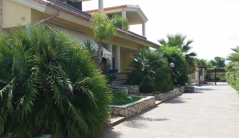 Residence per 2 persone, con giardino - 1