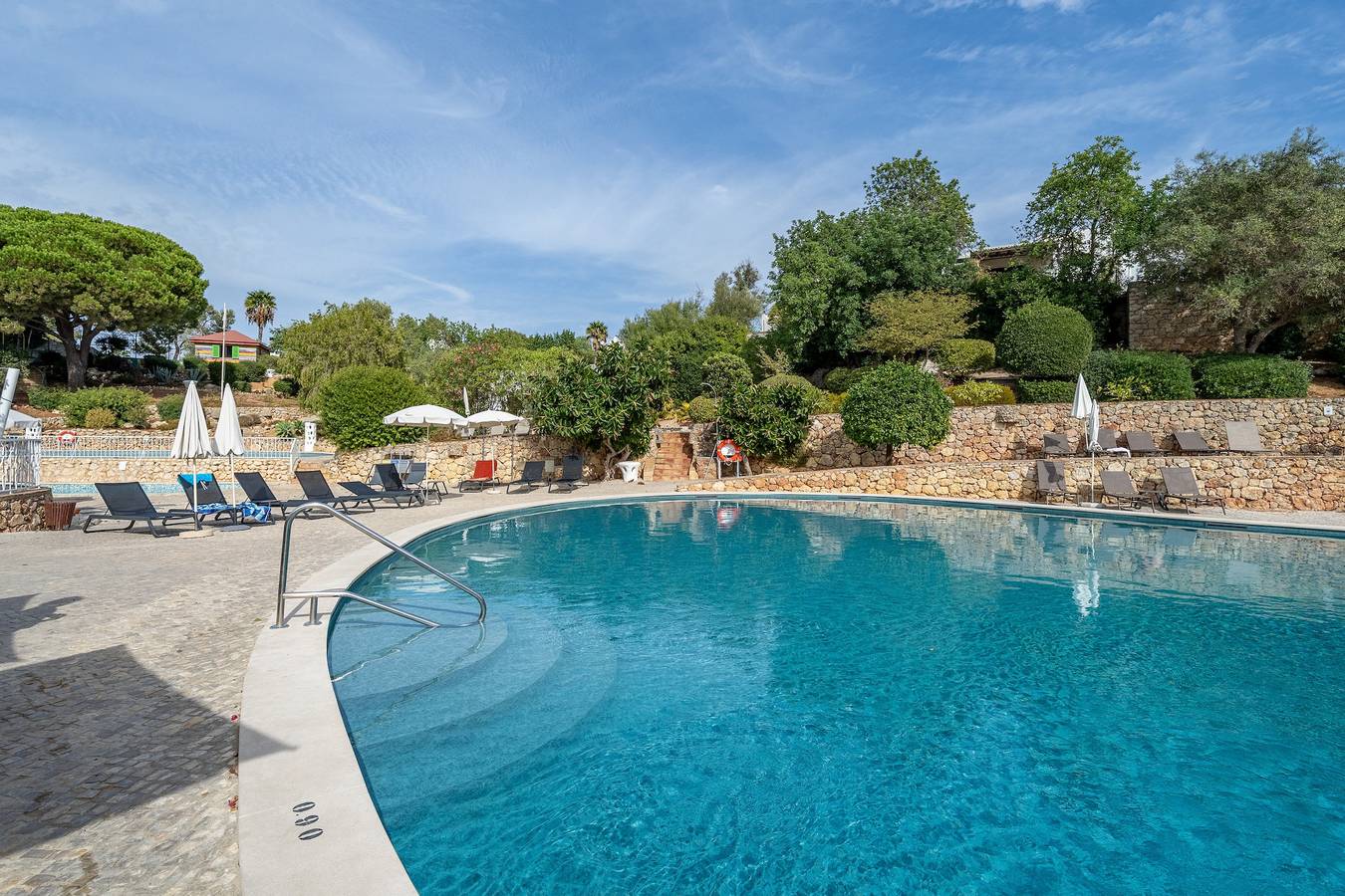 Holiday Home 'Valentina' with Shared Pool, Wi-Fi and Air Conditioning in Carvoeiro, Lagoa