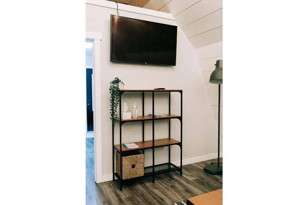 Ganze Wohnung, Modern Barn Stay 2Br, 1Ba Sleeps 6- in Amish Country near Berlin in Holmes County