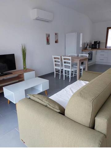 Gîte pour 4 personnes, avec terrasse à Saint-Remèze