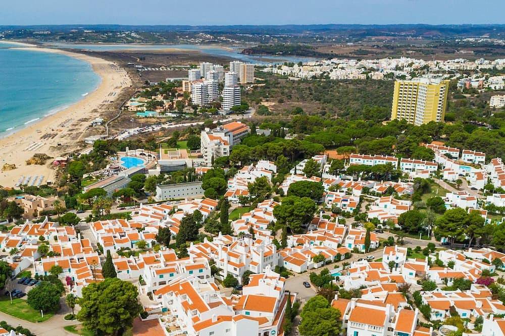 Villa for 13 People in Alvor, Faro District