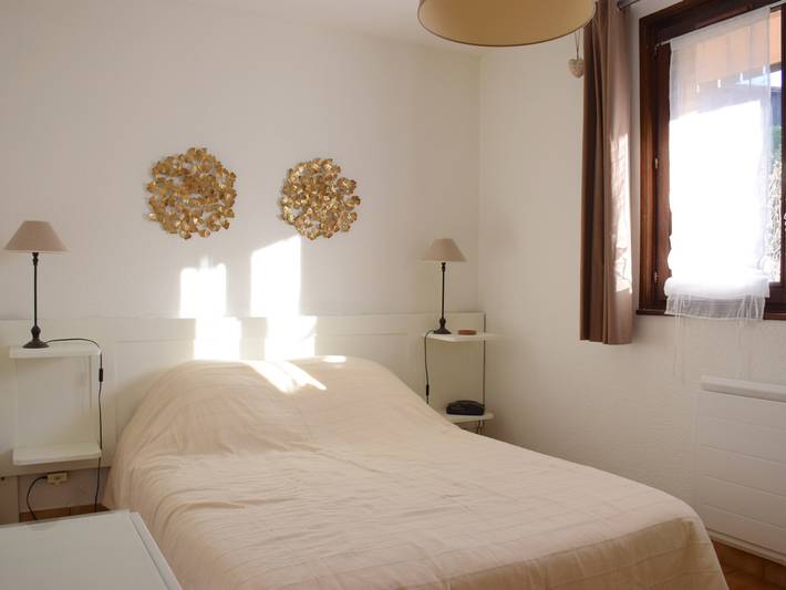 Appartement entier, Appartement cozy avec terrasse, Wi-Fi et parking à Évian-les-Bains in Neuvecelle, Région de Thonon-les-Bains