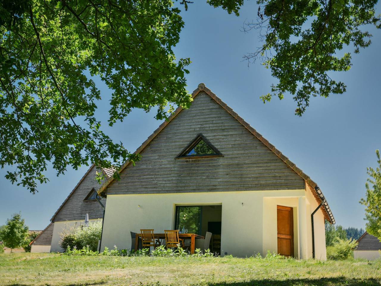 Beautiful house on holiday park with pool in Lacapelle-Marival, Macizo Central