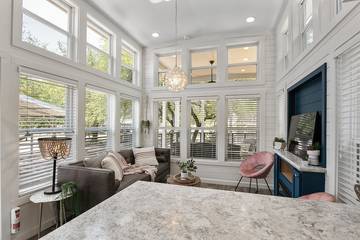 Cabin for 5 Guests in Lake Travis, Travis County, Picture 2