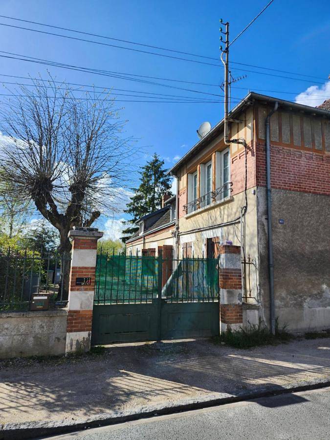 Gîte pour 4 personnes, avec jardin ainsi que terrasse et sauna à Fleury-les-Aubrais - 3