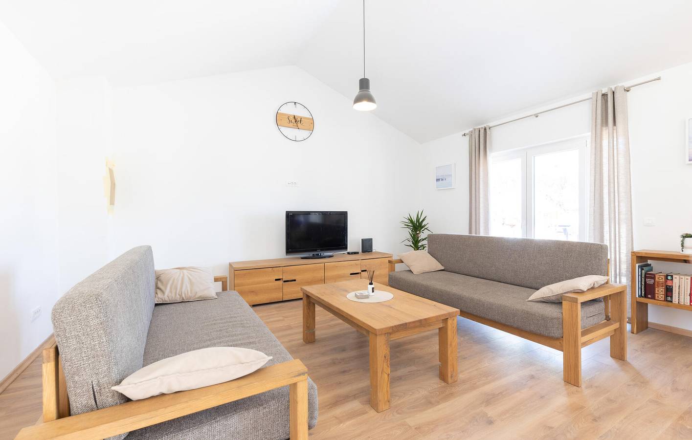 Charmantes Apartment mit 2 Schlafzimmern, Pool und Terrasse, 1 km vom Fluss Sija entfernt in Imotski, Makarska Riviera