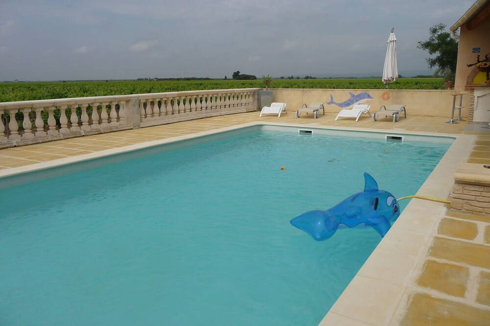Joli Mas O Di Vin traditionnel provençal de caractére avec piscine Rasteau67 M2 in Rasteau, Vaucluse