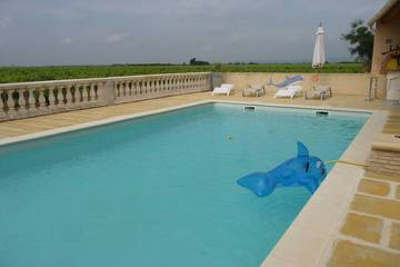 Agriturismo pour 4 personnes, avec jardin et piscine à Rasteau