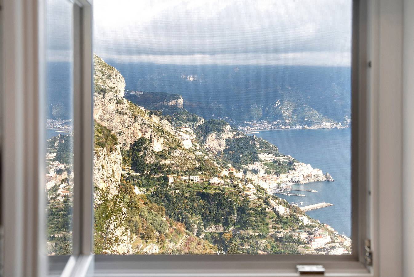 Vakantiehuis 'Jorì Vista Amalfi' met Terras, Zeezicht en Airconditioning in Tovere, Amalfikust