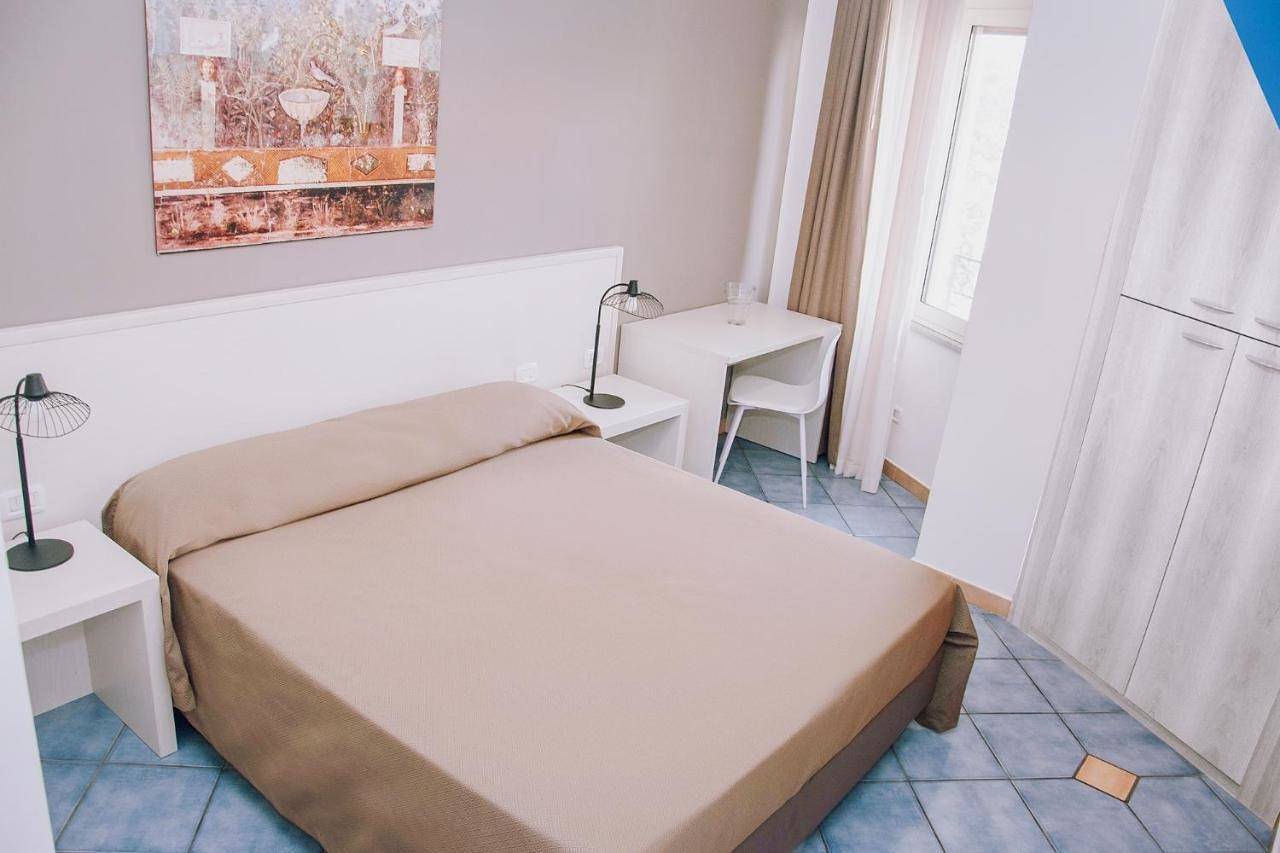Triple Room with Private Bathroom in Pompeje, Park Narodowy Wezuwiusza