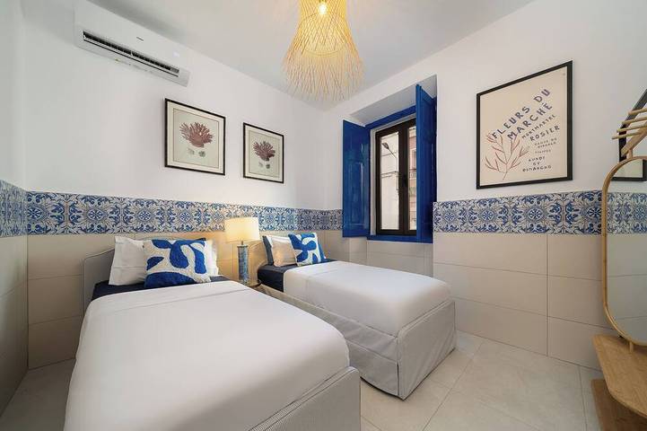 Ferienhaus für 25 Personen, mit Garten und Balkon sowie Whirlpool in Portimão - 2