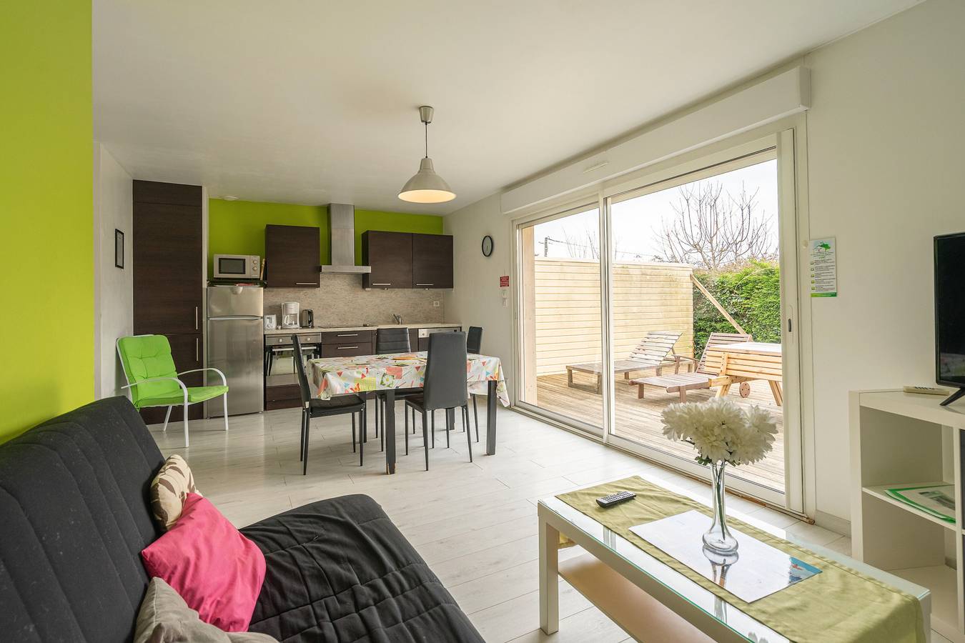 Appartement entier, Appartement 'Le Clos Du Champ De L'Amour - La Tremblade' avec piscine privée, Wi-Fi et climatisation in Saint-Simon-de-Bordes, Région de Jonzac