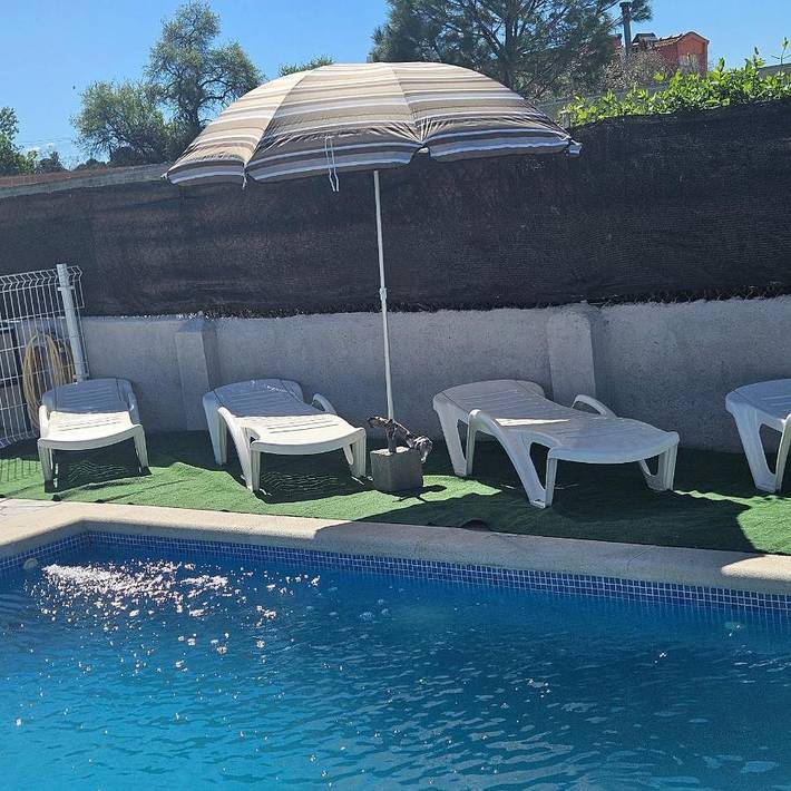 Casa de vacaciones para 8 personas, con jardín además de vistas y piscina - 1