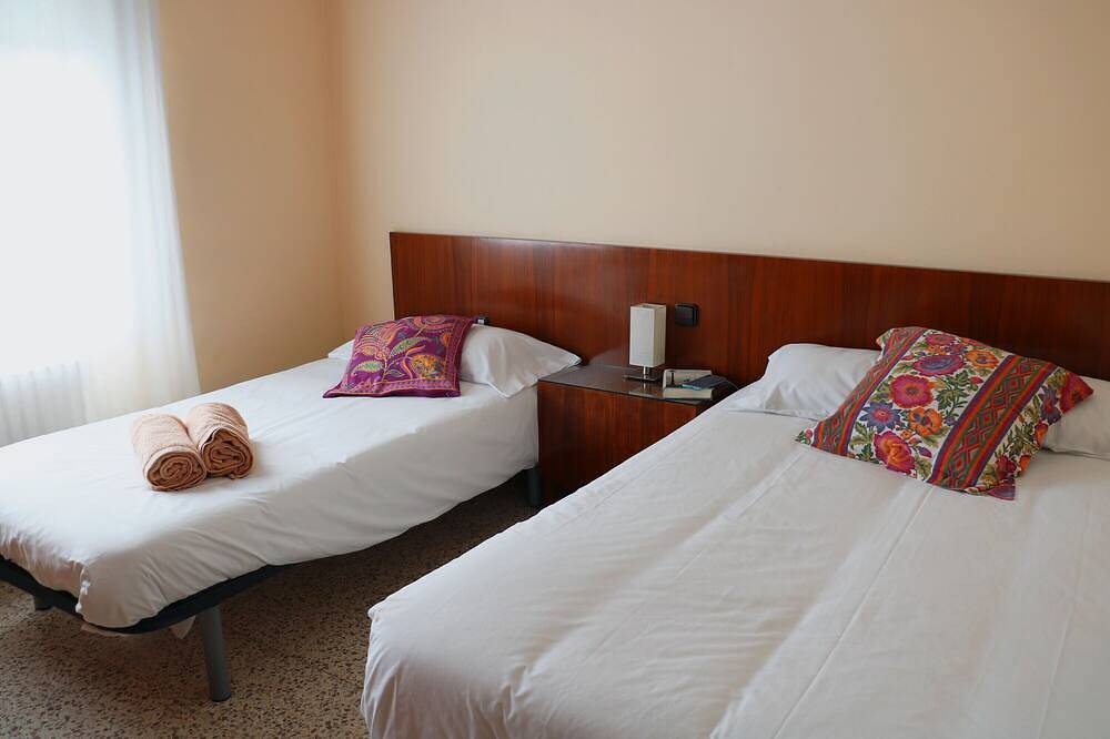 Holiday Home 'Cal Castro' with Private Terrace, Private Garden and Wi-Fi in Sant Hilari Sacalm, Girona Province