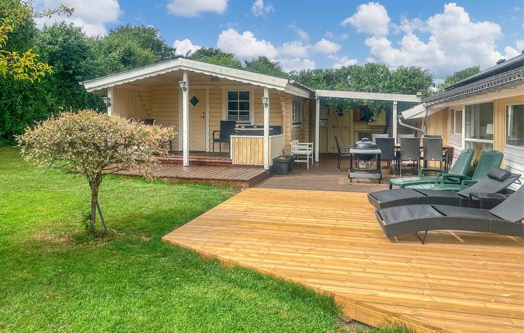 Ferienhaus für 8 Personen, mit Whirlpool und Garten sowie Terrasse und Sauna in Råbylille Strand - 3