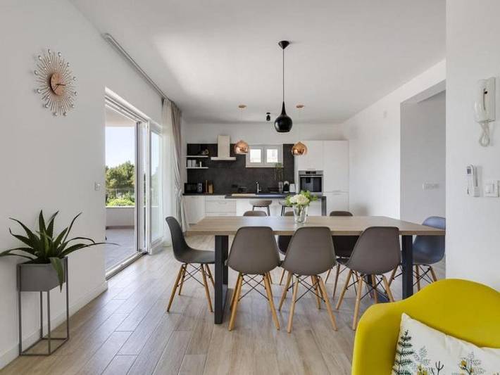 Villa pour 10 personnes, avec vue ainsi que jardin et piscine à Biograd na Moru - 3