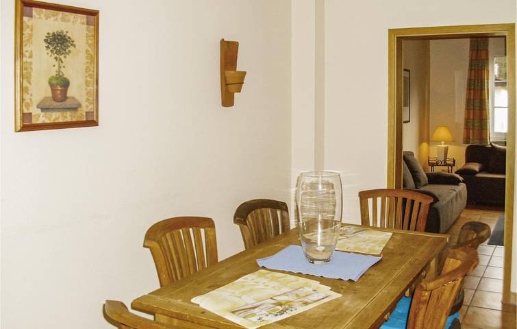 Ganze Ferienwohnung, Gemütliches Apartment mit WiFi und Parkplatz - 2km zum Stadtzentrum in Faßberg, Naturpark Südheide