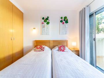 Vacation Rental for 4 Guests in Moncarapacho e Fuseta, Parque Natural da Ria Formosa, Picture 3