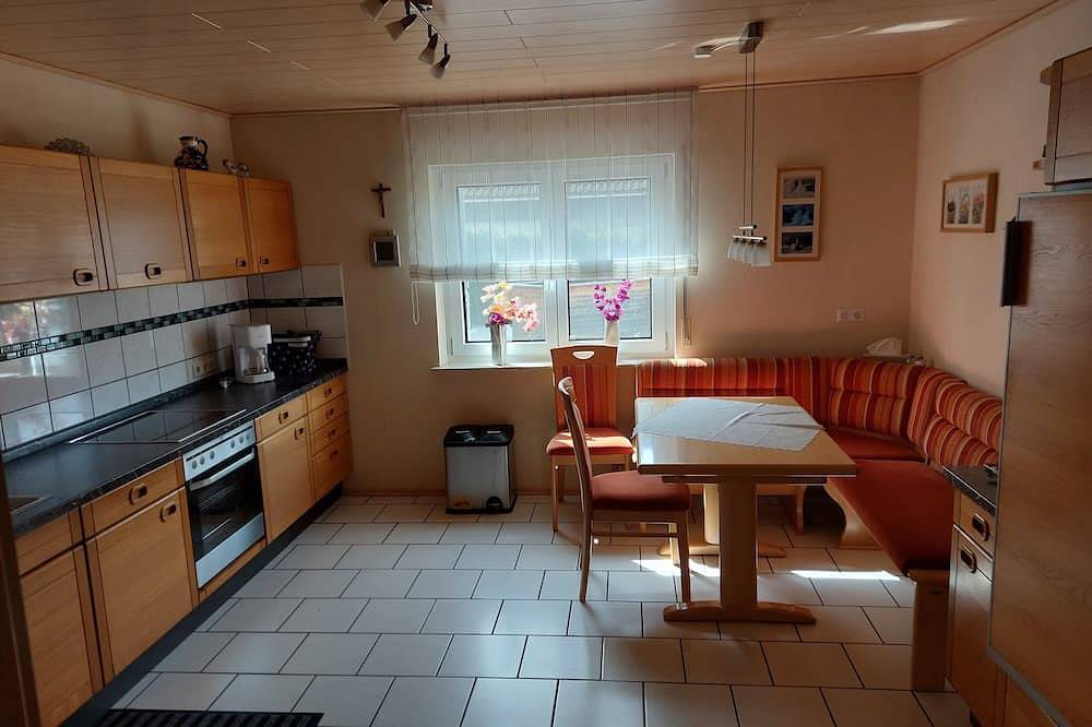 Ganze Wohnung, Ruhige und gemütliche Ferienwohnung mitten im Kraichgau in Östringen, Kraichgau