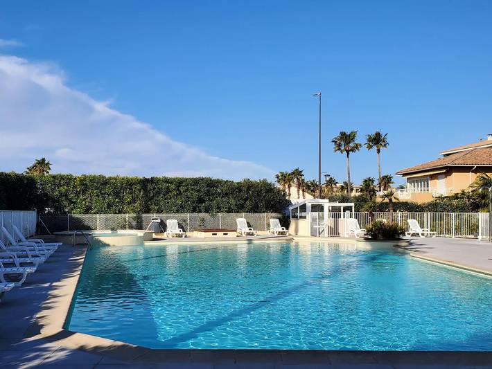 Gîte pour 3 personnes, avec balcon et piscine dans Plage du Port Fréjus - 4
