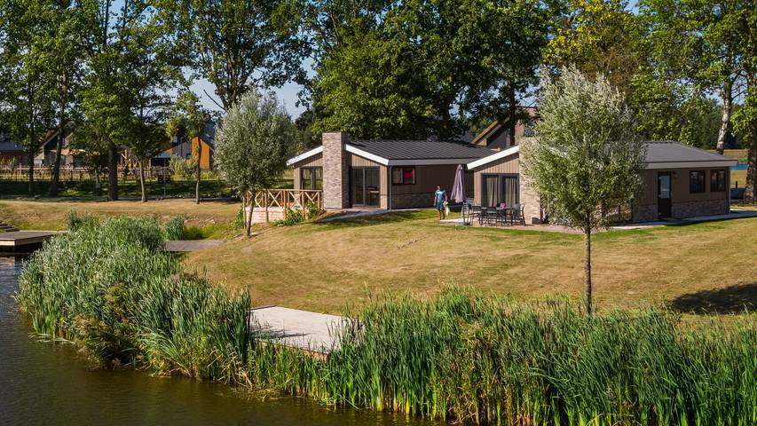 Ferienhaus für 6 Personen, mit Balkon/Terrasse und Terrasse sowie Garten und Seeblick am Veluwemeer