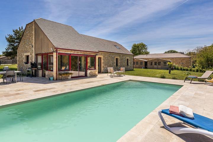 Gîte pour 8 personnes, avec piscine