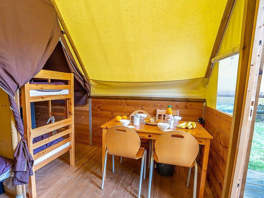 Camping Les Ballastières - Vosges du Sud - Tente en toile et en bois 4 personnes - Canadienne 2 chambres in Champagney, Parc naturel régional des Ballons des Vosges
